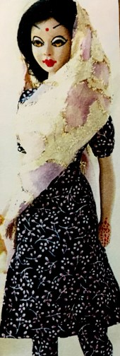 #70D20P2B YASMINE, LACE COLLECTION, DOLL 20 (D20)