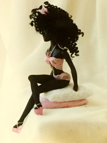 #95D29P2 CARIBBEAN LACE, NOIR, LACE COLLECTION, DOLL 29 (D29)